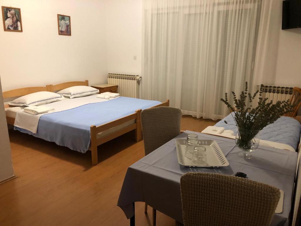 Aparthotel Sobe Pipic à Široki Brijeg Extérieur photo